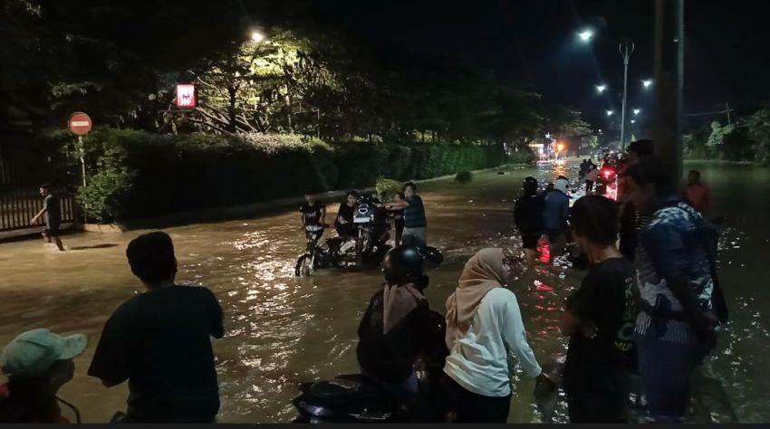 Bendungan Jebol, Jalan Medan-Tanjung Morawa Diterjang Banjir