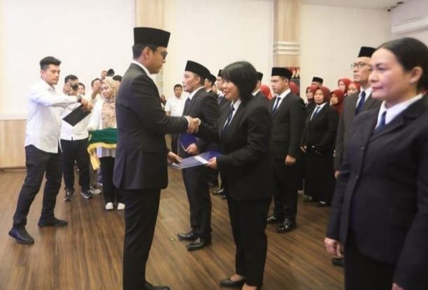 Wali Kota Medan Rico Waas Lantik 53 Pejabat Fungsional ,Pakai Hati Dalam Bekerja dan Profesional