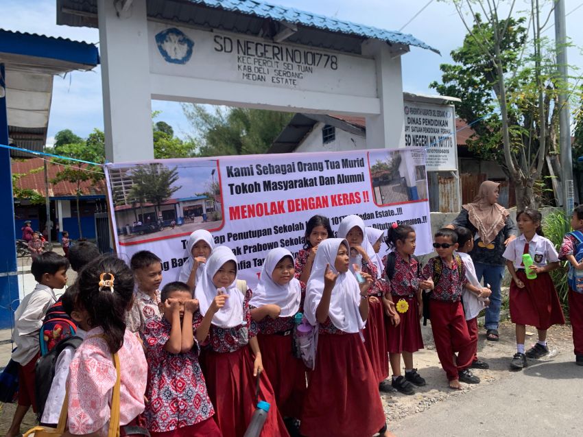 Orang Tua Murid dan Aktivis Gruduk Dinas Pendidikan Deli Serdang: Protes Penutupan Tiga Sekolah Dasar