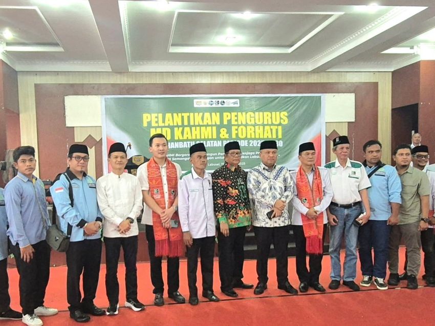 Wakil Ketua Komisi XIII DPR RI Sugiat Santoso Hadiri Pelantikan MD KAHMI dan FORHATI Labusel