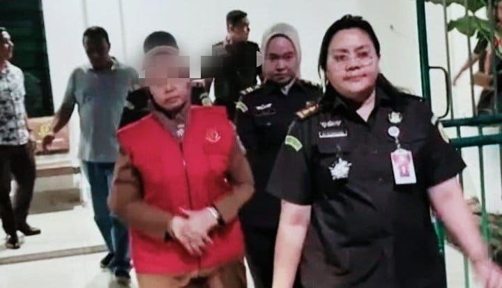 Begini Penampakan Plt Kadis PUPR Binjai Saat Ditahan