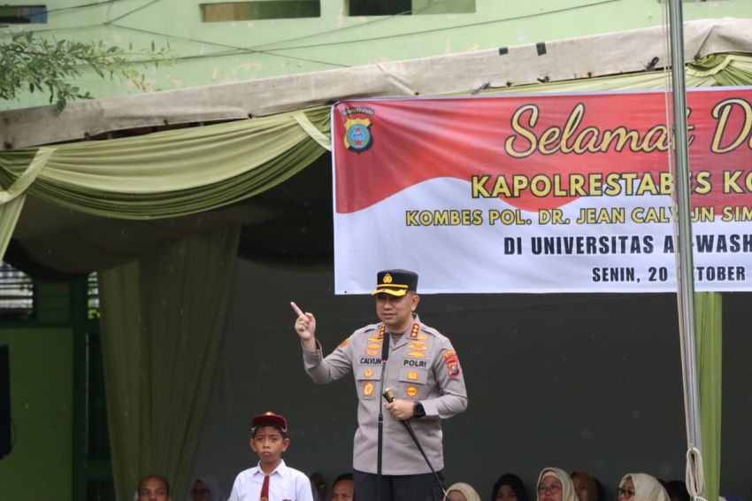 Jadi Pembina Upacara di UNIVA, Kapolrestabes Medan Ingatkan Pelajar Jauhi Geng Motor dan Narkoba