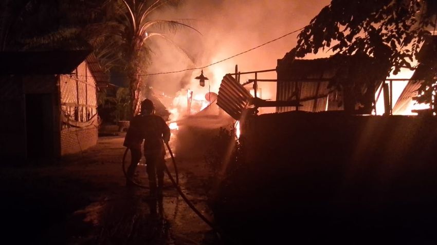 Rumah Tampat Usaha Kedai Tuak di Kisaran Dilalap Api, Sekeluarga Terbakar 1 Anak Tewas