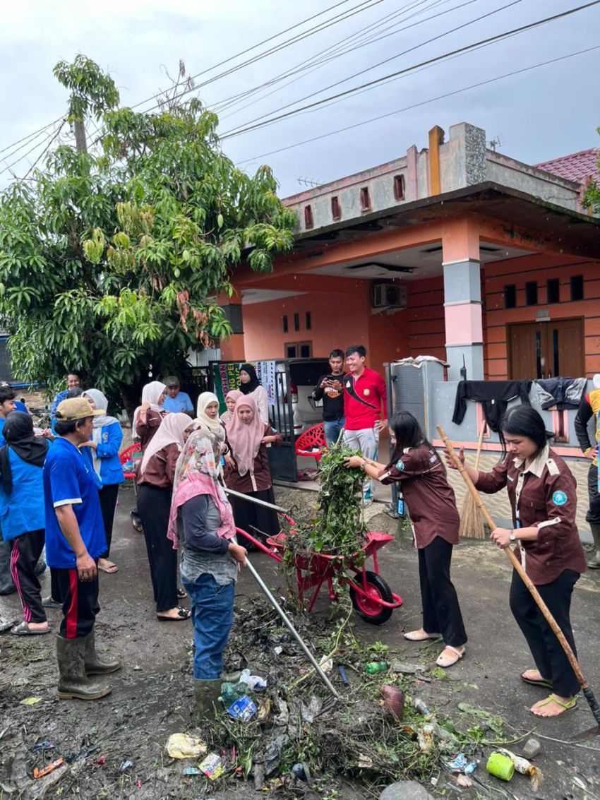 Kelurahan Besar Medan Labuhan Gelar Gotong-royong Bersihkan Sampah dan Drainase