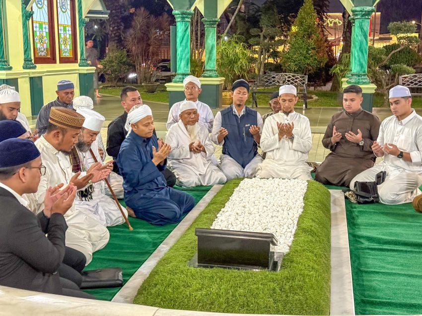 Gubernur Bengkulu Helmi Hasan Ceramah di Masjid Al-Musannif, Ajak Umat Doakan Indonesia