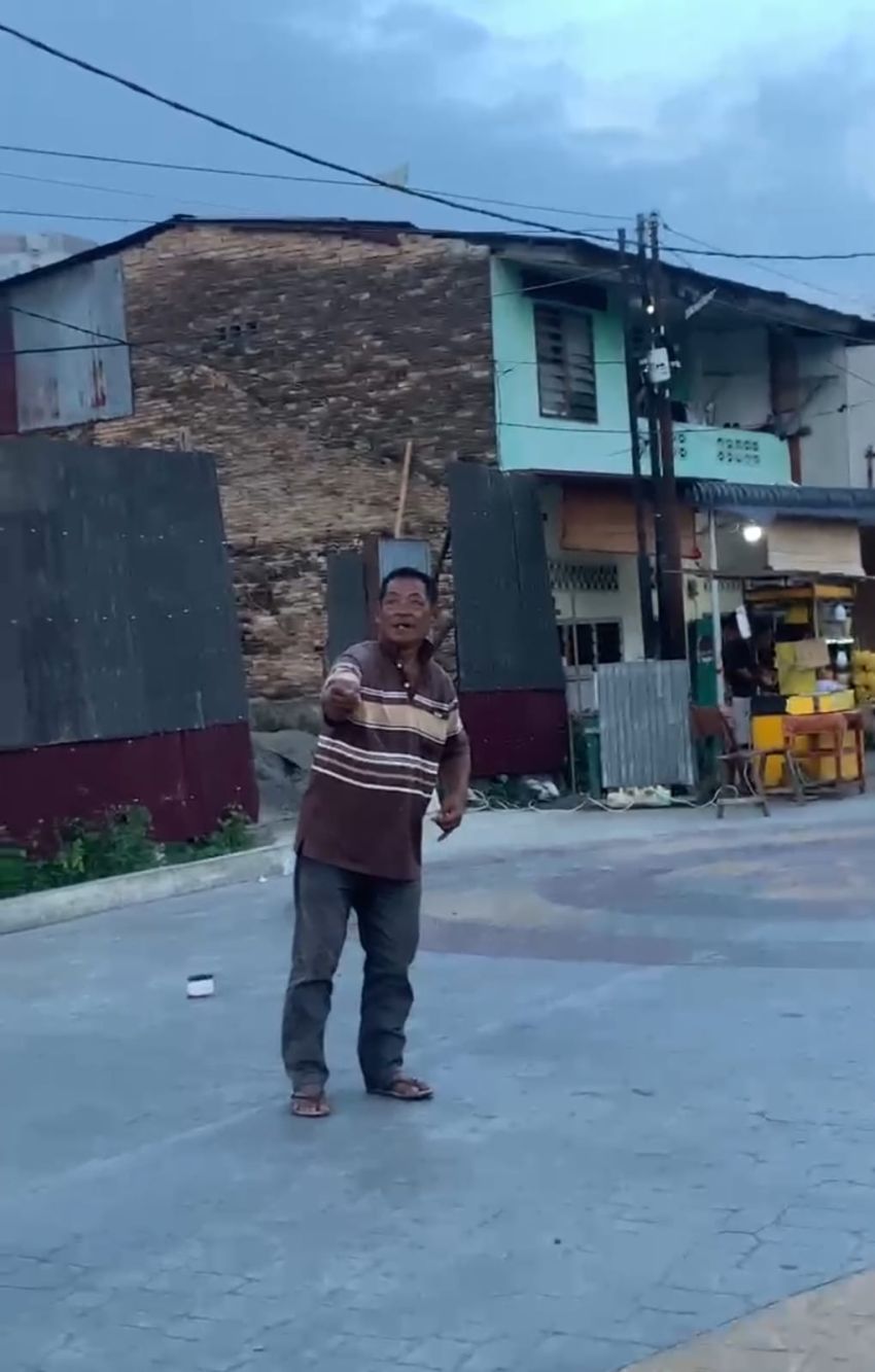 Pak Amin Pedagang dan Jawara Adu Layangan