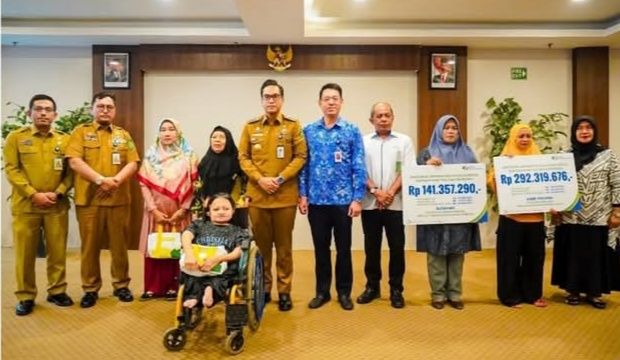 Rico Waas Buka Pelatihan Vokasional Bagi Warga Stabilitas