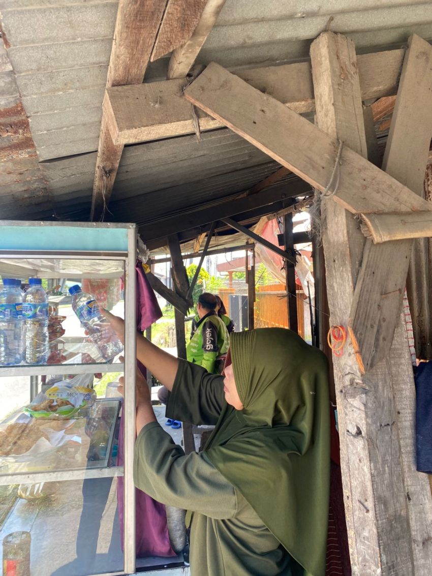 Warisan Bu Cut, Dua Kakak Beradik Lanjutkan Warung Kopi Sederhana Samping Graha Pena