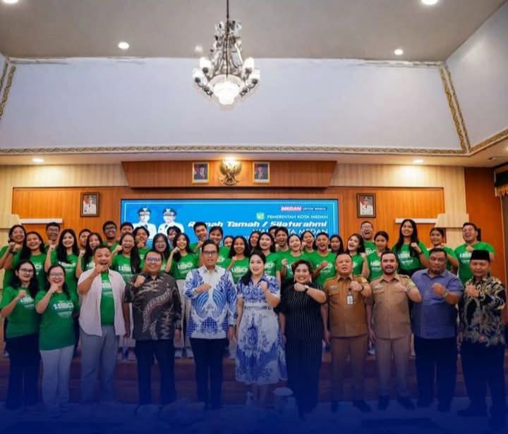 Rico Waas Dan Airin Rico Waas Apresiasi Paduan Suara Clarabell