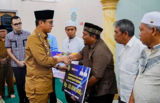Rico Waas Safari Ashar di Masjid Al Ikhlas Laucih, Ajak Masyarakat Makmurkan Masjid