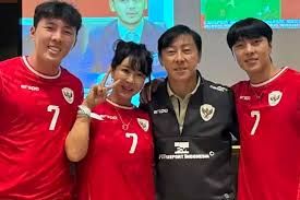 Mari Kita Lihat Bagaimana Kalian Melangkah Lebih Jauh Tanpa Ayahku