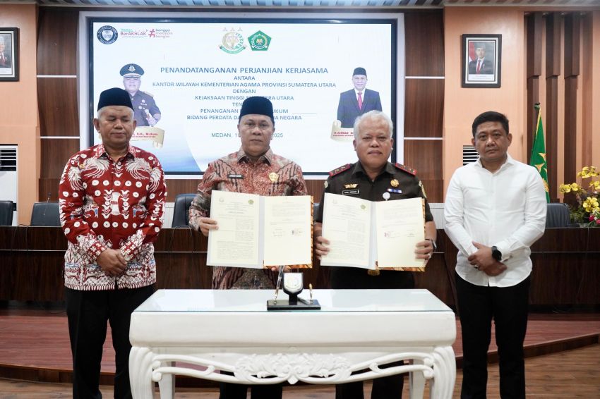 Kanwil Kemenag - Kejati Sumut Teken MoU Perkuat Kerja Sama Bidang Perdata dan TUN