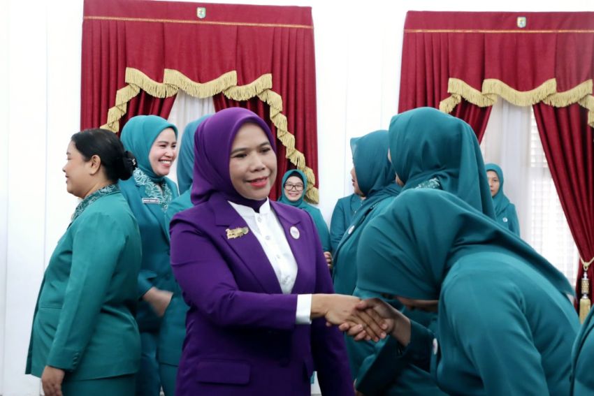 Ketua TP-PKK Sergai Lantik Ketua PKK Kecamatan, Bunda PAUD, dan Pembina Posyandu se-Kabupaten