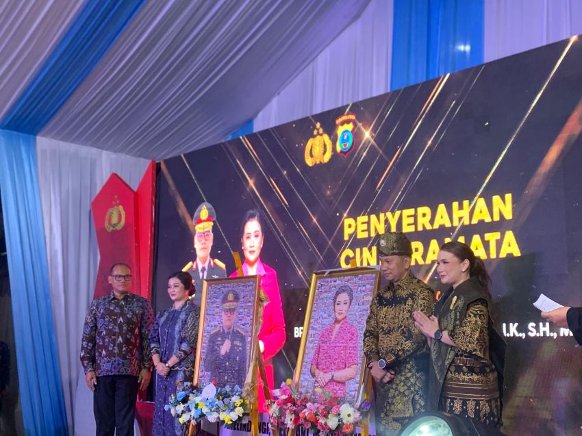 Hujan Cenderamata Iringi Pisah Sambut Kapolrestabes Medan, Kombes Jean Calvijn Gantikan Brigjen Gidion Setyawan