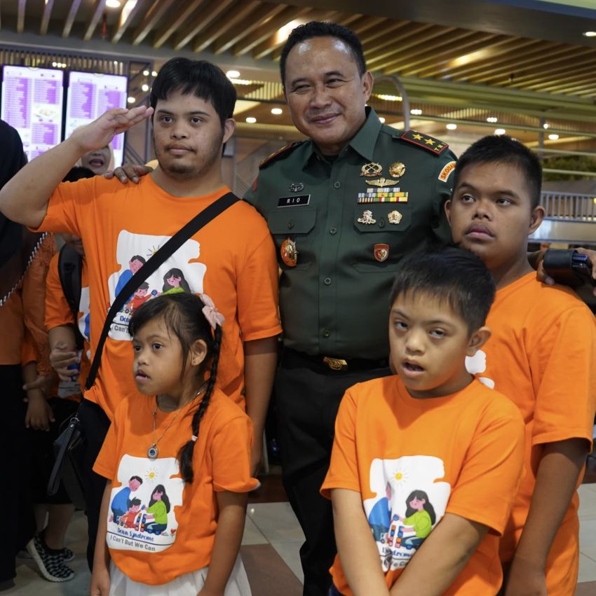 Hangat dan Penuh Kasih, Pangdam I/BB Ajak Anak Disabilitas &ldquo;Nge-Mall Bareng&rdquo; di Plaza Medan Fair