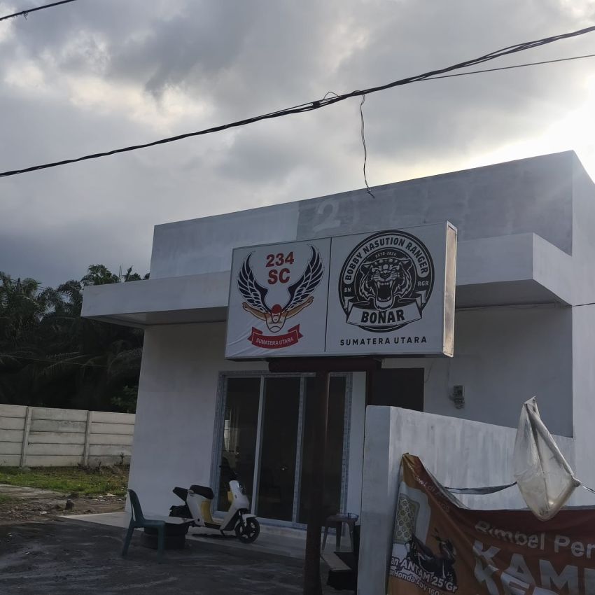 Miris! Diduga Bangunan Liar Seret Nama Gubernur di Jalan Adi Sucipto, Medan Polonia