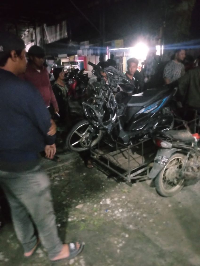 Truk Over Tonase Berkeliaran di Karya Jaya, Warga Keluhkan Kemacetan dan Bahaya di Jalan