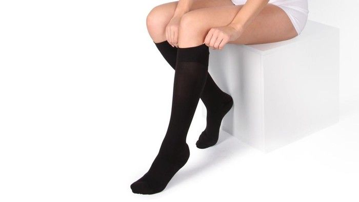 Jangan Sering Pakai Kaus Kaki Hitam, Ini Penjelasan Dokter
