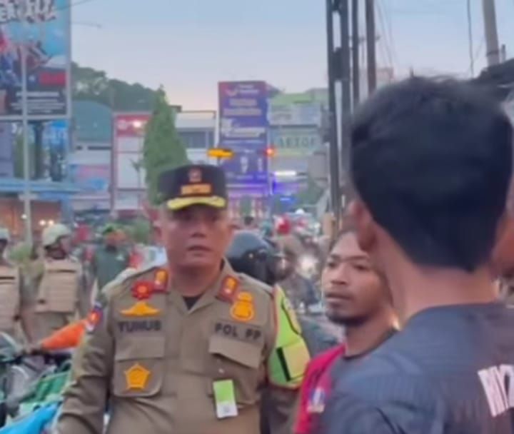 Satpol PP Medan Tertibkan PKL di Kapten Muslim, Warga Apresiasi Langkah Tegas Pemko