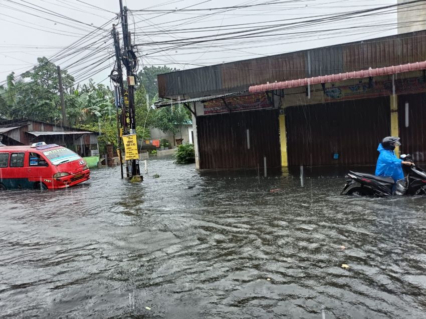 Banjir Landa Perumnas Mandala Medan, Ketinggian Air Capai Lutut Orang Dewasa