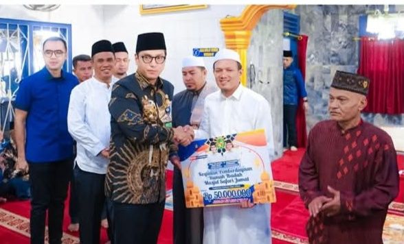 Safari Jumat di Mesjid Al-Falah, Rico Waas Respon Cepat Keluhan Masyarakat