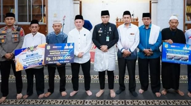 Safari Asar di Masjid Nur Rukiah, Wali Kota Medan Ajak Masyarakat Bijak