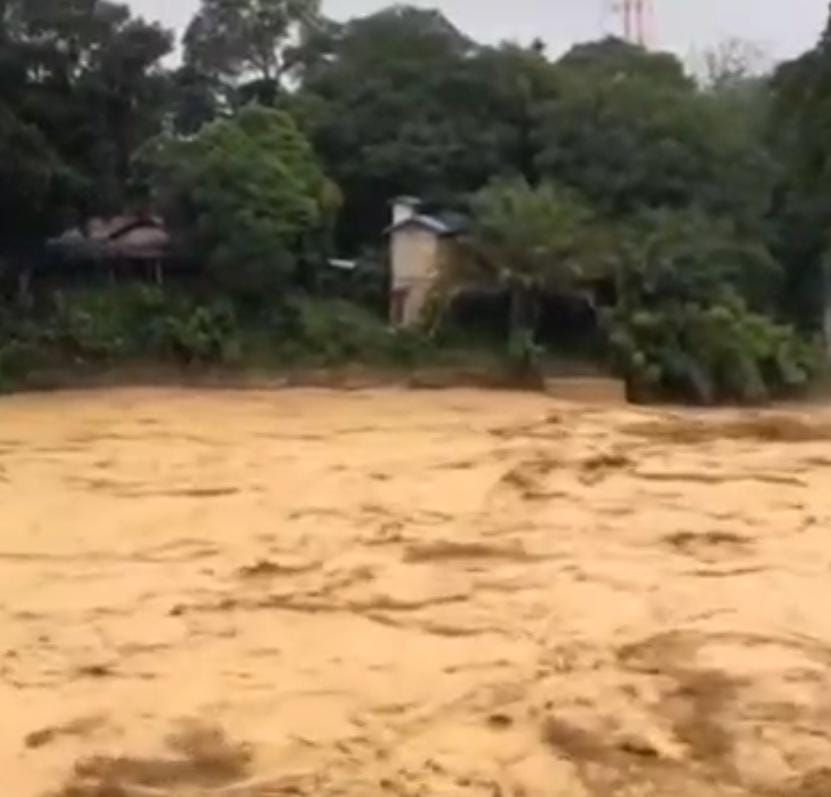 Air Kiriman, Kota yang Tenggelam, dan Sunyi yang Memutuskan Sambungan Aceh