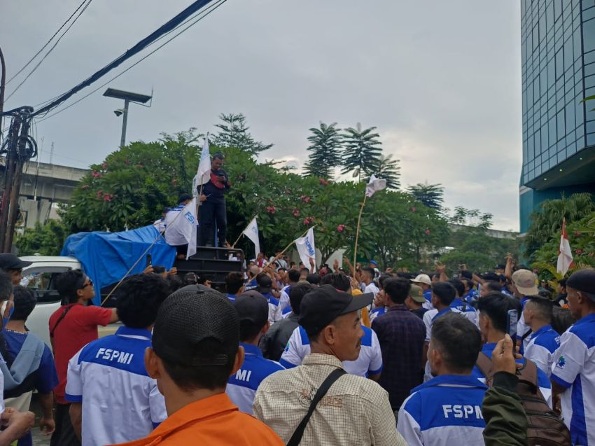Asian Agri Dituding Eksploitasi Pekerja dan Keluarga, FSPMI Tuntut Hapus Target Tak Manusiawi