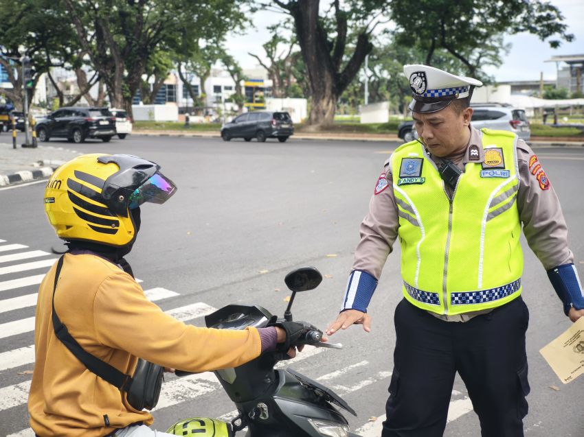 Ditlantas Polda Sumut Intensifkan Edukasi dan Penertiban pada Operasi Zebra Toba 2025