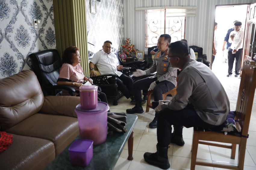 Ini Dia Foto-foto Kondisi Rumah Hakim Saat Tim Labfor Polda Sumut dan Polrestabes Medan Turun ke Lokasi