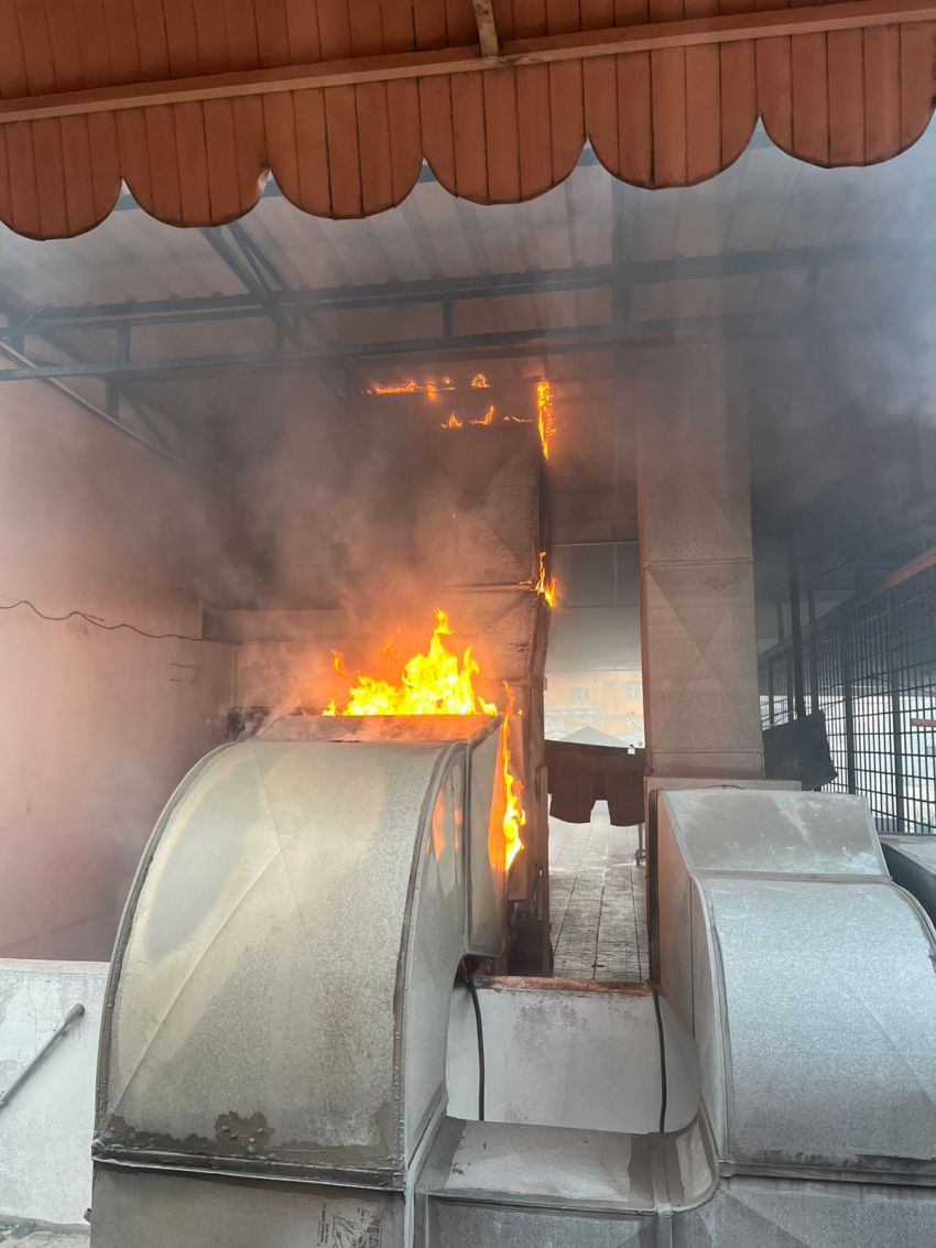 Diduga Akibat Kebocoran Gas, Toko Roti D&rsquo;Polo Bakery Asia Mega Mas Terbakar