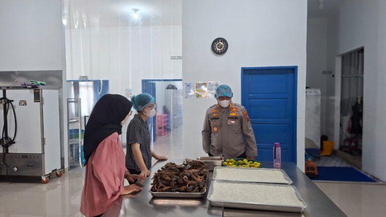 Kapolres Simalungun AKBP Marganda Aritonang Cek dan Monitor Kualitas Program Makan Bergizi Gratis