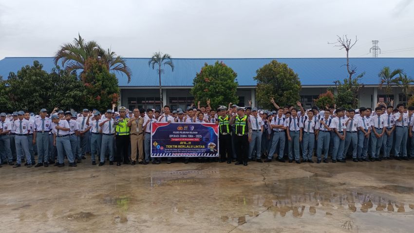 Sat Lantas Polres Pelabuhan Belawan Sosialisasikan Operasi Zebra Toba 2025 di SMA Negeri 16 Medan