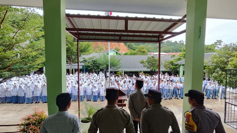 Polres Sibolga Bentuk Generasi Muda Taat Hukum Melalui Police Goes To School di MAN Sibolga