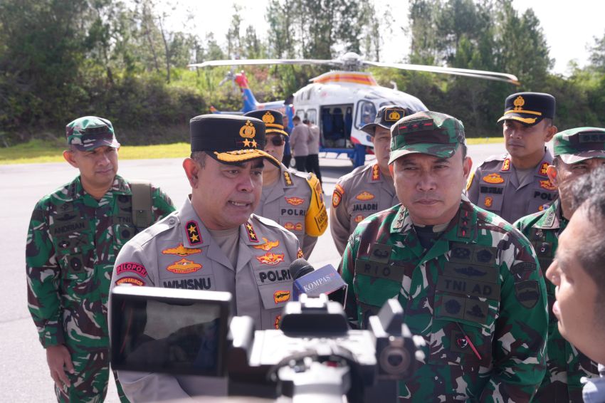 Tiba di Tapteng, Kapolda Sumut Tinjau Langsung Lokasi Banjir dan Longsor Melalui Jalur Udara
