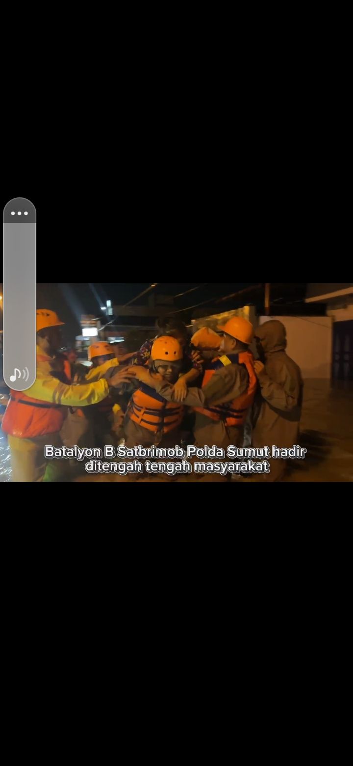 Malam Panik di Tebing Tinggi: Brimob Yon B Pelopor Terobos Banjir Selamatkan Warga,