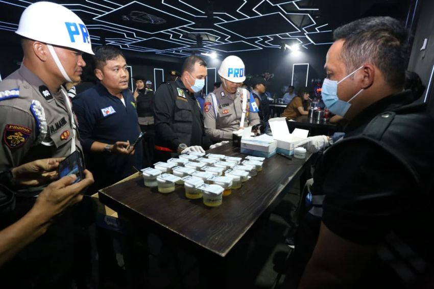 Polda Sumut Gelar Razia Gabungan di THM Helen's Night Mart, Dua Pengunjung Positif Narkoba