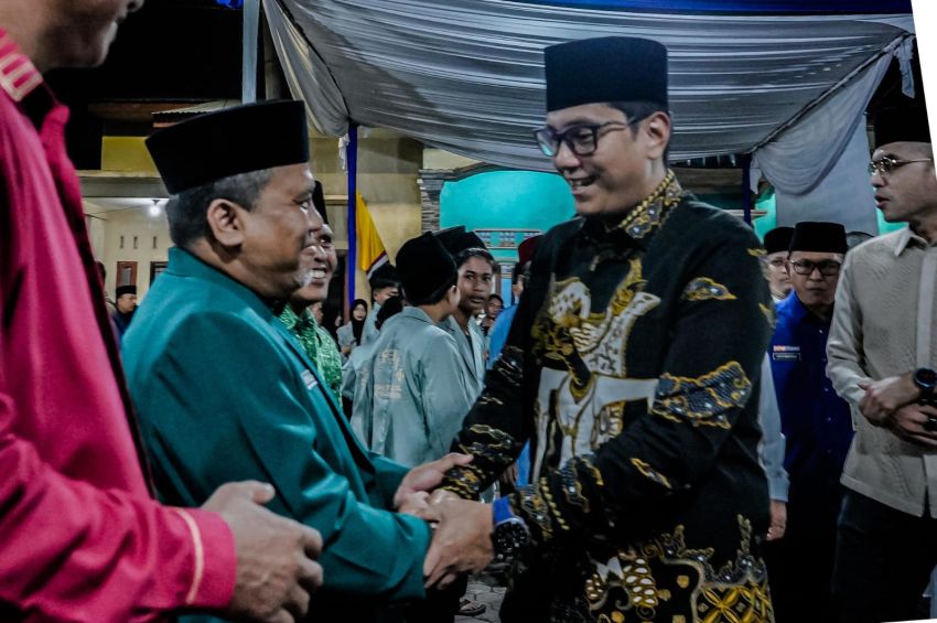 Safari Isya di Masjid Al Arif Billah, Rico Waas Memberdayakan Masjid di Dalam Gang