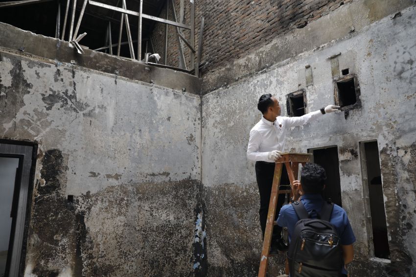 Ini Dia Foto-foto Kondisi Rumah Hakim Saat Tim Labfor Polda Sumut dan Polrestabes Medan Turun ke Lokasi