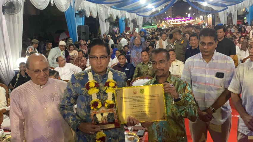 Wali Kota Medan Rico Waas Rayakan Keberagaman 'Bermandikan' Cahaya Deepavali