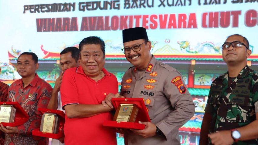 Kapolres Langkat Hadiri Peresmian Gedung Baru Xuan Tian Shang di Vihara Avalokitesvara Stabat