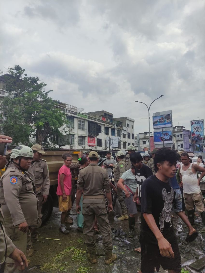 Penertiban PKL di Pasar Tumpah ,Pasar Sei Seikambing Berjalan Baik dan Humanis