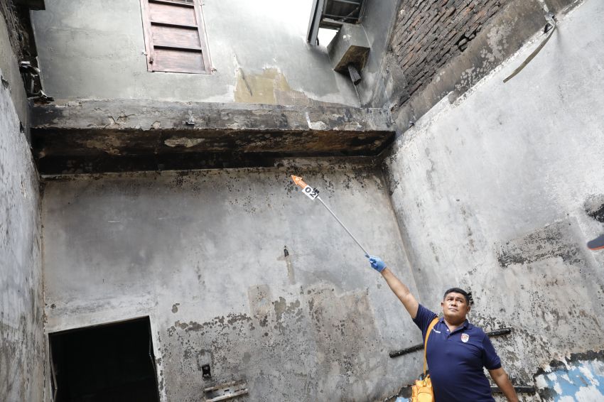 Ini Dia Foto-foto Kondisi Rumah Hakim Saat Tim Labfor Polda Sumut dan Polrestabes Medan Turun ke Lokasi