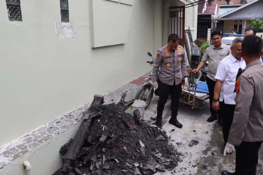 Ini Dia Foto-foto Kondisi Rumah Hakim Saat Tim Labfor Polda Sumut dan Polrestabes Medan Turun ke Lokasi