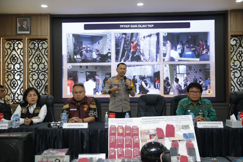 Jean Calvijn Simanjuntak Bongkar Pelaku Pembakar Rumah Hakim, Ini Foto-fotonya...