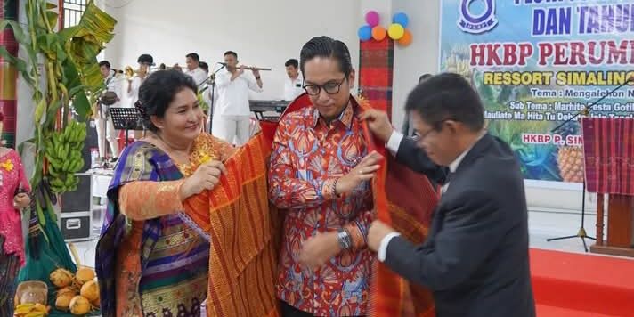 Perkuat Nilai Kebersamaan , Wali Kota Medan Rico Waas Hadiri Perayaan HKBP Perumnas Simalingkar