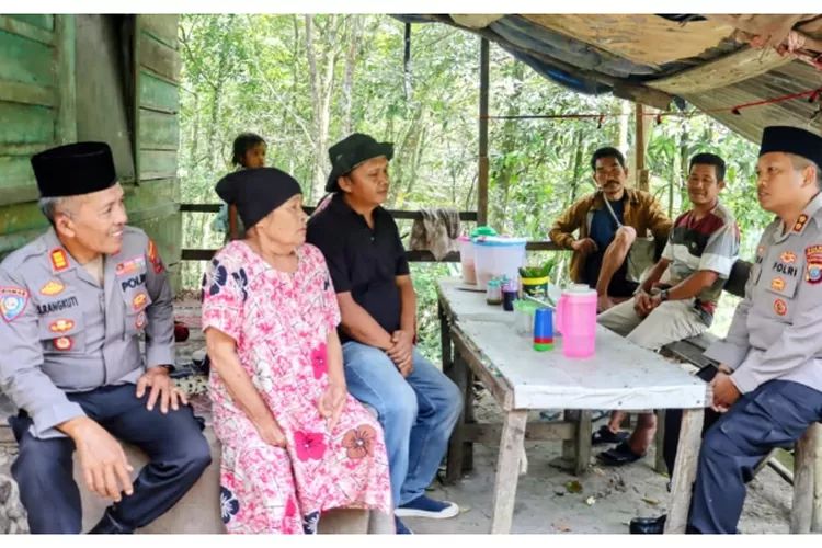 Kapolres Padangsidimpuan Serap Aspirasi Warga Simatohir Lewat Jumat Curhat