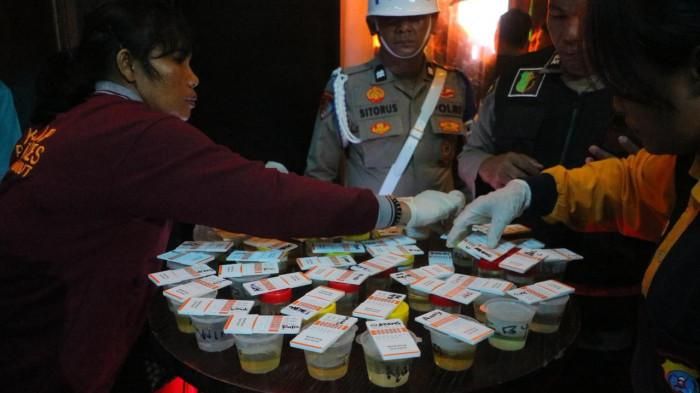 Razia Tempat Hiburan Malam di Medan, Ditresnarkoba Polda Sumut Amankan 13 Orang Positif Narkoba