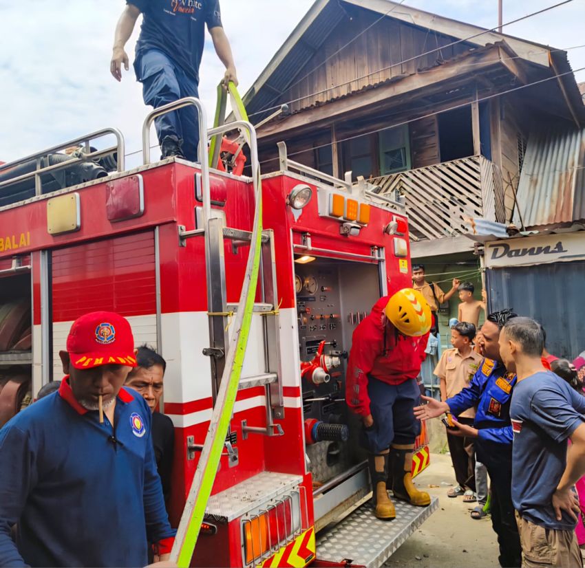 Api Lalap Rumah di Tanjungbalai, Diduga Berawal dari Asap di Dalam Kamar