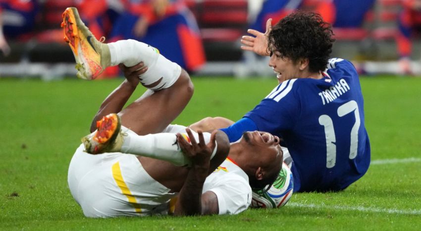 Horor! Pemain Timnas Jepang Tendang Kaki Pemain Ghana Hingga Patah, Ao Tanaka Minta Maaf